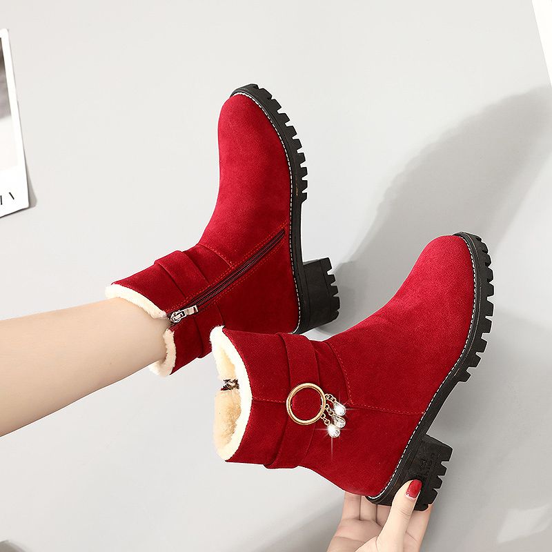 Women'S Fashion Trends Autumn 2025 - Grand rouge demi-haut daim gland femmes